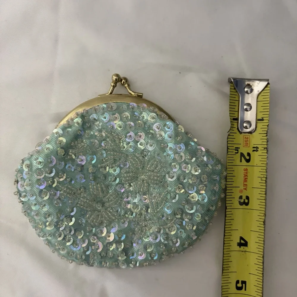 Coin purse bag Gold Kiss lock opening Satin Mint Green Sequins Vintage Fancy